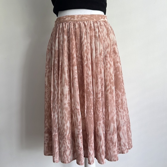 Club Monaco Dresses & Skirts - Club Monaco Flowy Midi Skirt Salmon
